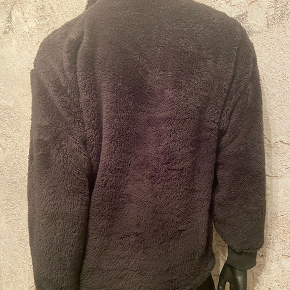 Eddie Bauer Black Teddy Pullover - Picture 4 of 5